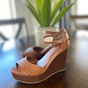 Banana Republic | Brown Leather Wedge | Size 10.5